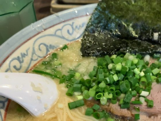 にんにくや 小平市 プレスにんにく投入ラーメン 多摩ぐるぐる